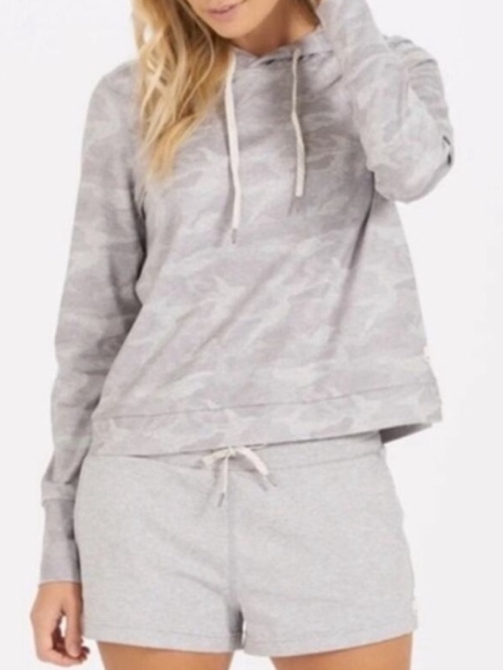 Vuori Women's Halo Essential Hoodie Pale Heather Camo VW226 Size Medium